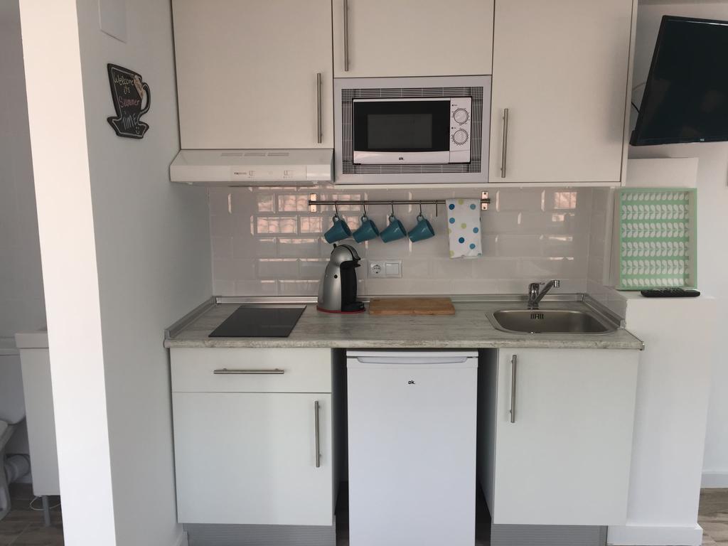 Villa Ana Apartments Бенидорм Стая снимка
